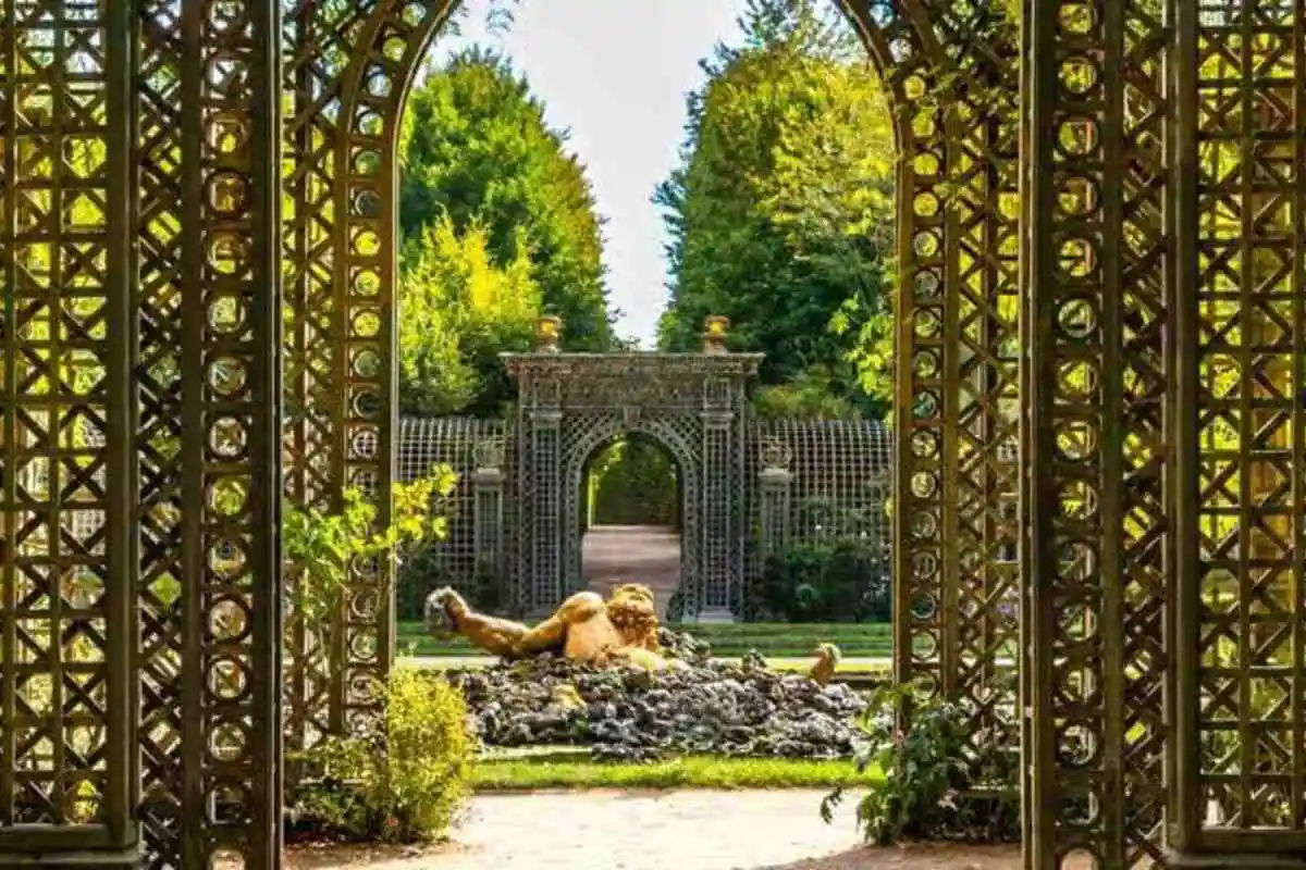  Full Day Trip Versailles and Trianons with Transfers - Priority Access
