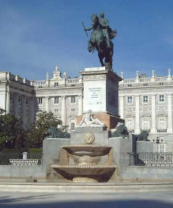 Skip the Line Royal Palace and Prado Museum - With Transfers