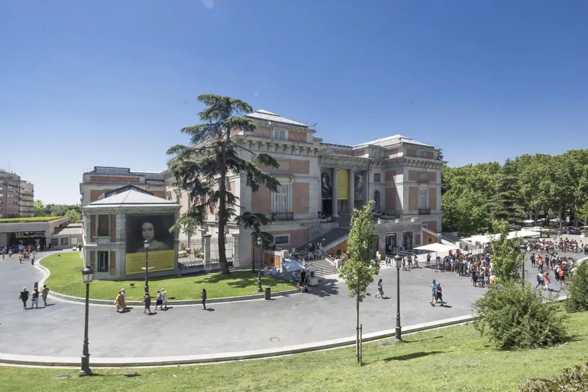 Skip the line Royal Palace + Prado Museum - With Transfers