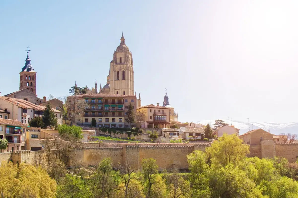 The Best of Segovia with Entrance to the Cathedral and The Alcazar from Madrid