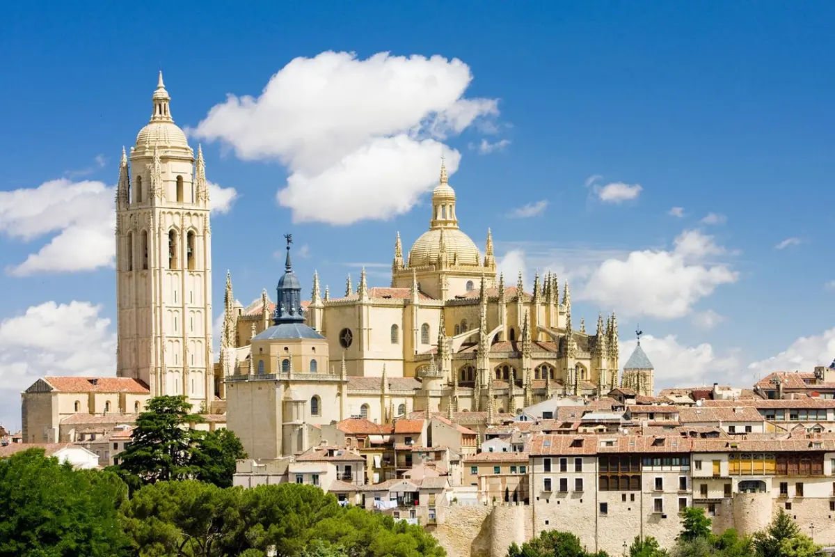 The Best of Segovia with Entrance to the Cathedral and the Alcazar New!