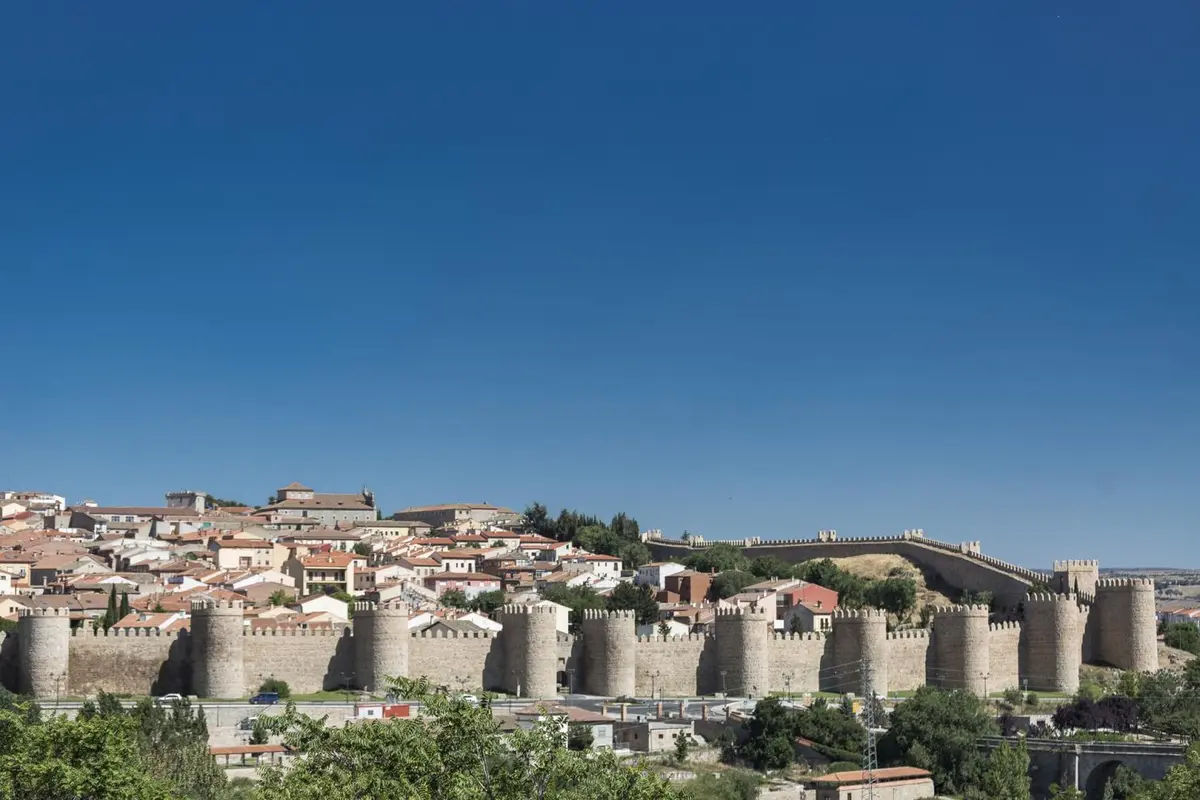 Avila with Walls & Segovia Full day Tour