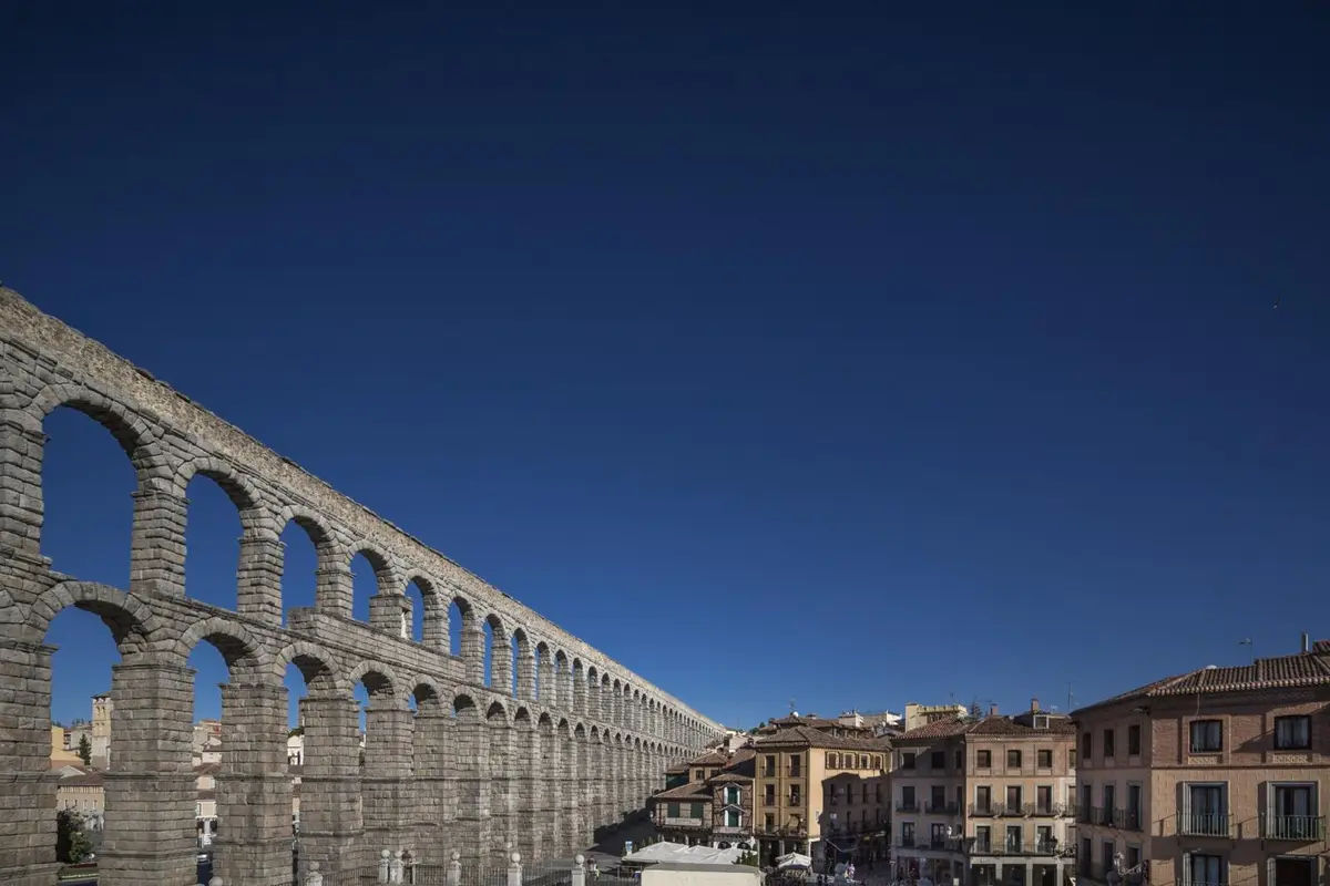 Avila with Walls & Segovia Full day Tour