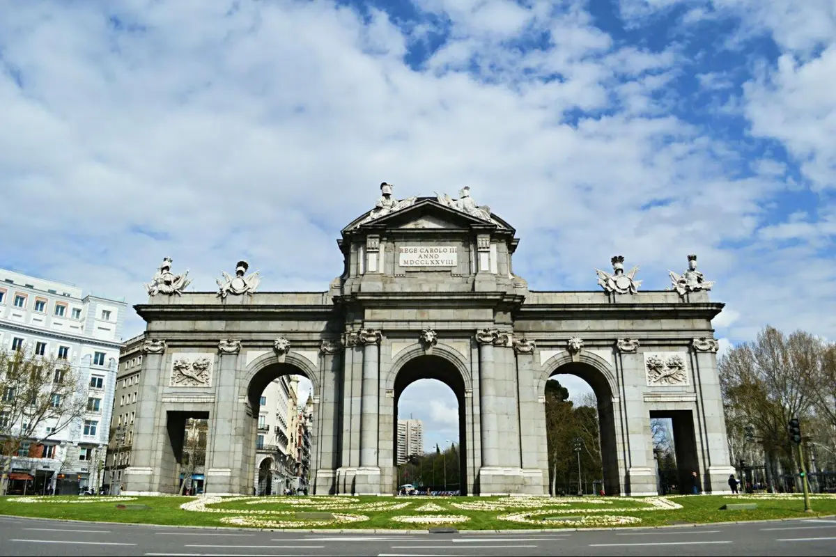 Madrid Highlights: Panoramic Bus, Walking Tour with Optional Entrance to Prado Museum