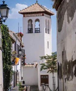 Guided Tour to Albaicin and Sacromonte