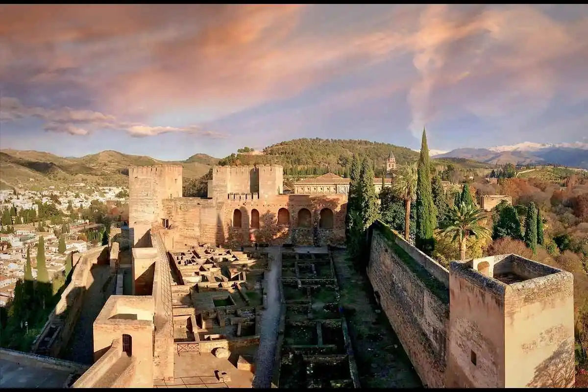 Guided Tour of the Gardens, Alcazaba & Generalife