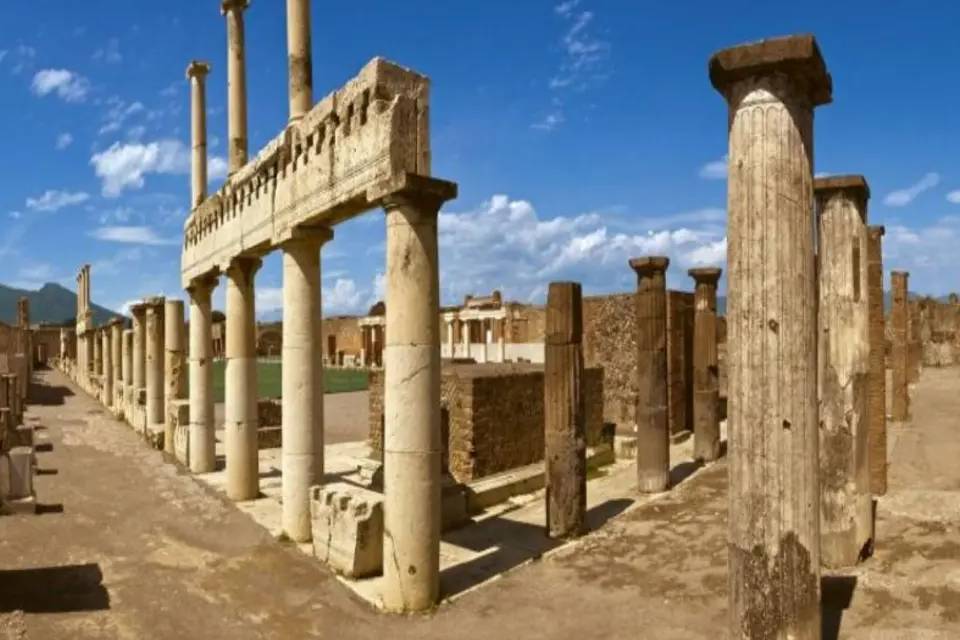 About Naples Sightseeing Tours