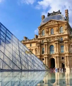 Day Tour to Paris: Monmartre, Louvre and River Seine Cruise