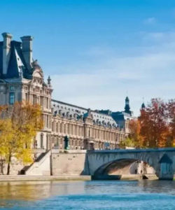 Guided Trip to Paris with Eiffel Tower and Lunch Cruise from London