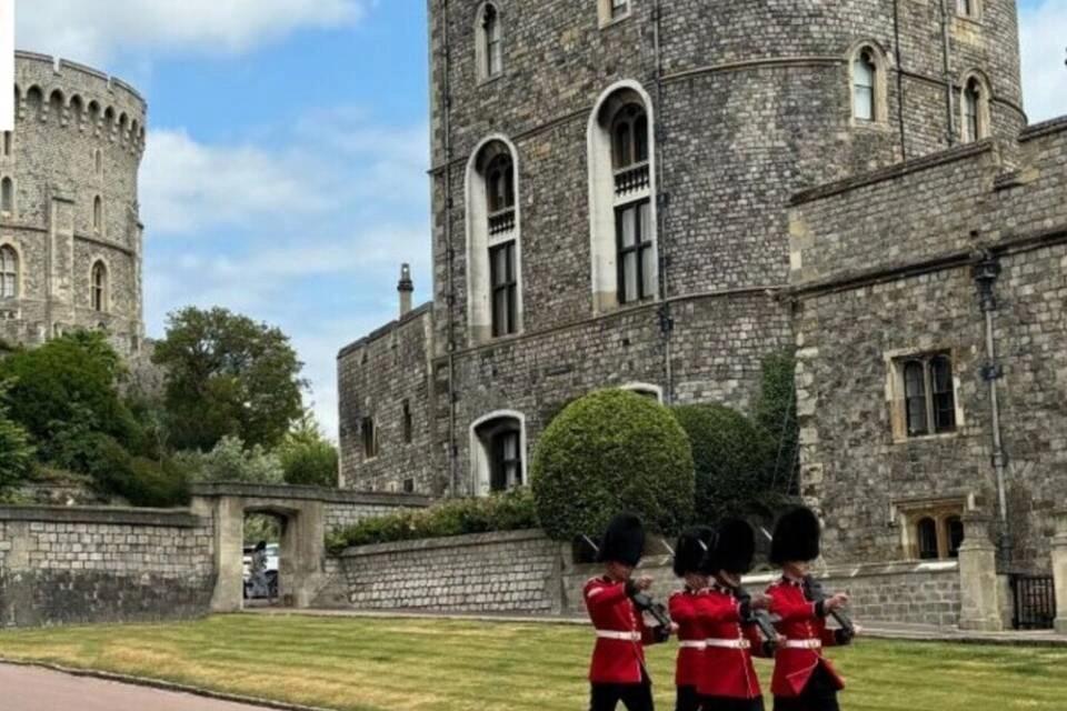 London, Windsor Castle and Hamptom Court palace