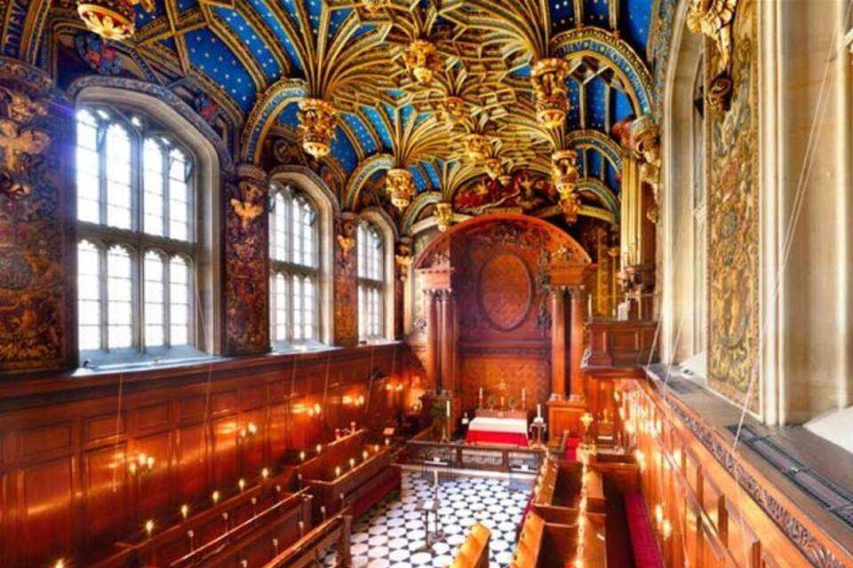 London, Windsor Castle and Hamptom Court palace
