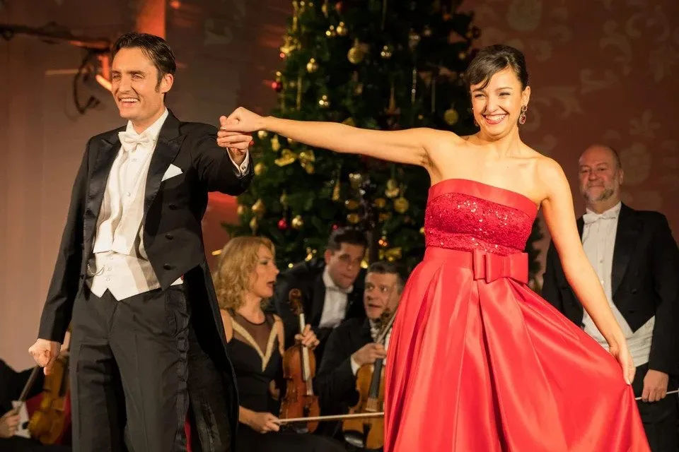 Christmas Market with Concert Ticket and Palace Tour