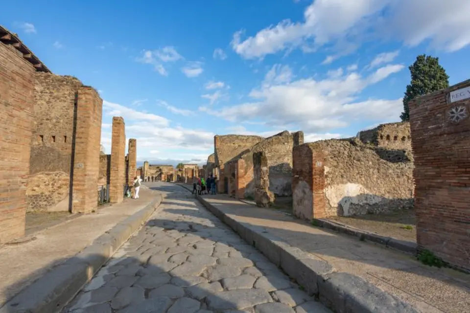 Full Day Tour to Pompeii and Its Ruins