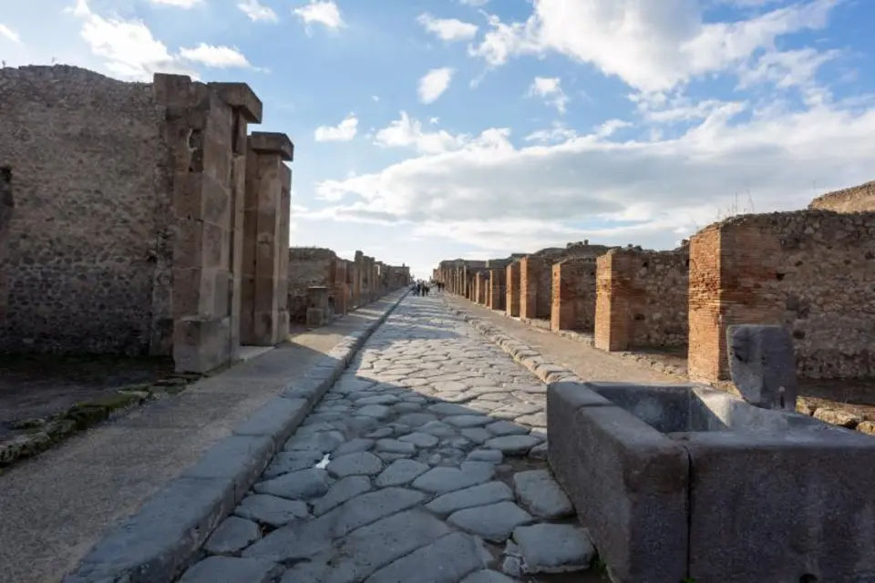 Full Day Tour to Pompeii and Its Ruins