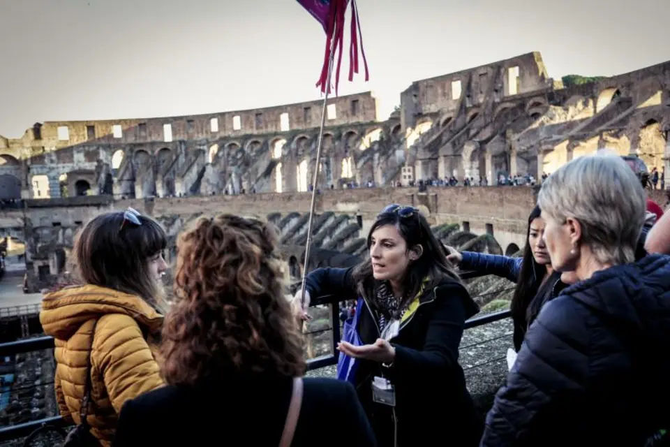 Guided Tour to Roman Forum, Palatine Hill with Skip the Line Colosseum