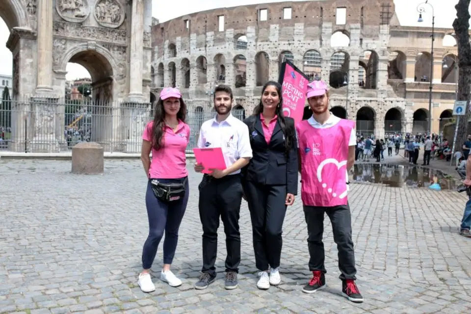 Roman Forum, Palatine Hill and Colosseum with Hotel Pick-up