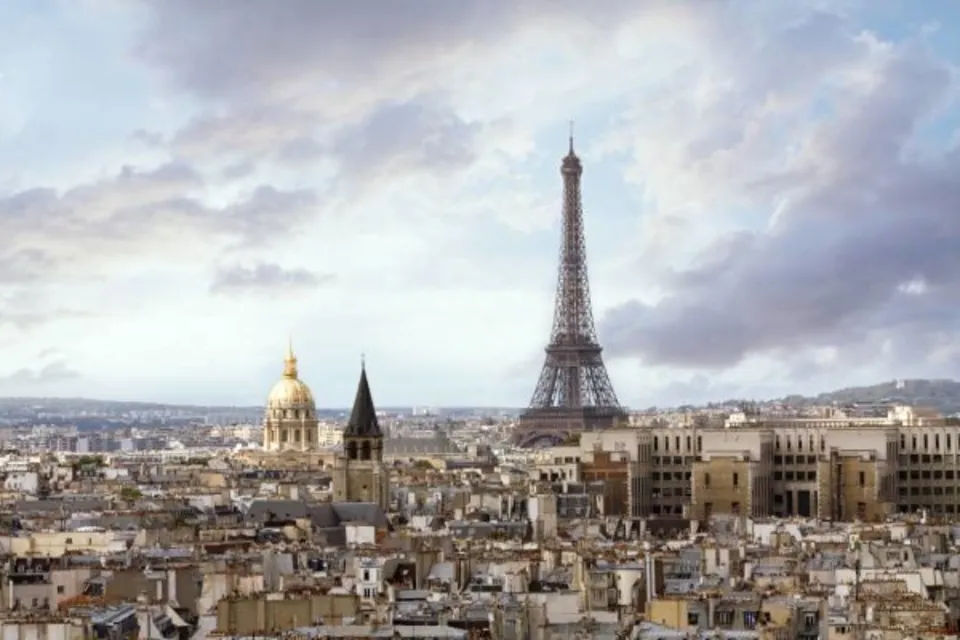 Paris Day Trip and Three Course Lunch on the Eiffel Tower