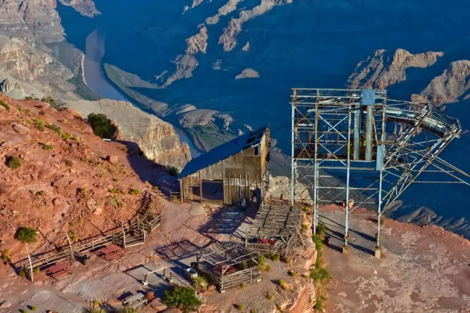 Grand Canyon West Rim Bus Tours with Helicopter Landing