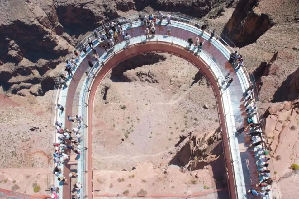 Grand Canyon West Rim Bus Tours with Skywalk Tickets