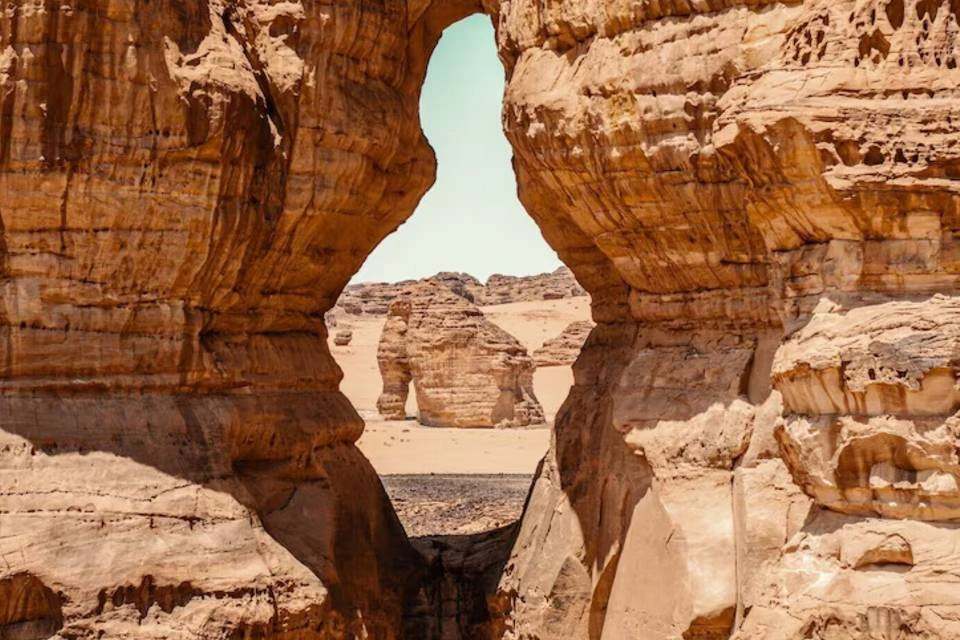 Elephant Rock Tour in Al-Ula