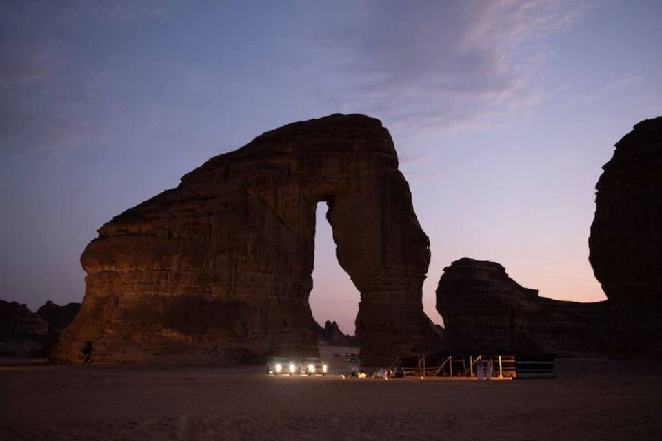 Elephant Rock Tour in Al-Ula
