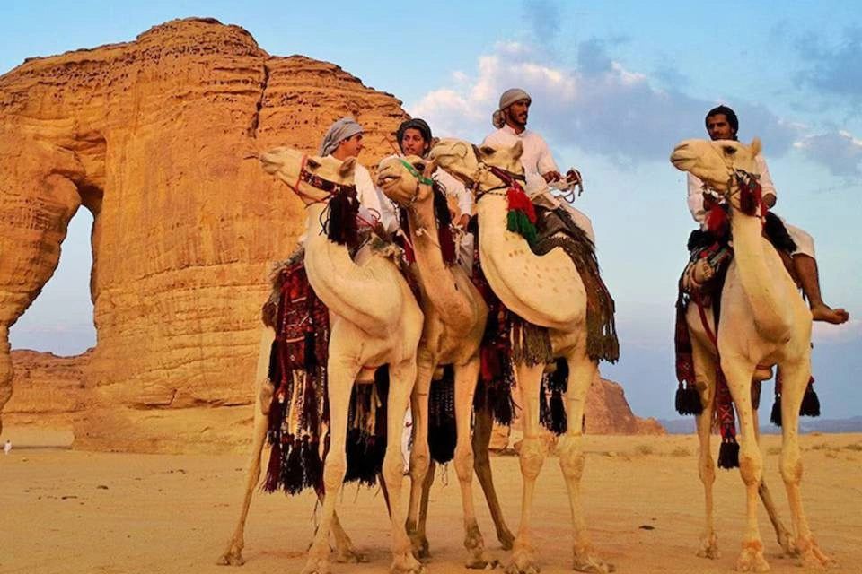 Elephant Rock Tour in Al-Ula