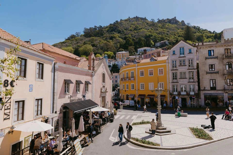 Sintra, Pena Palace and Cascais Guided Tour from Lisbon