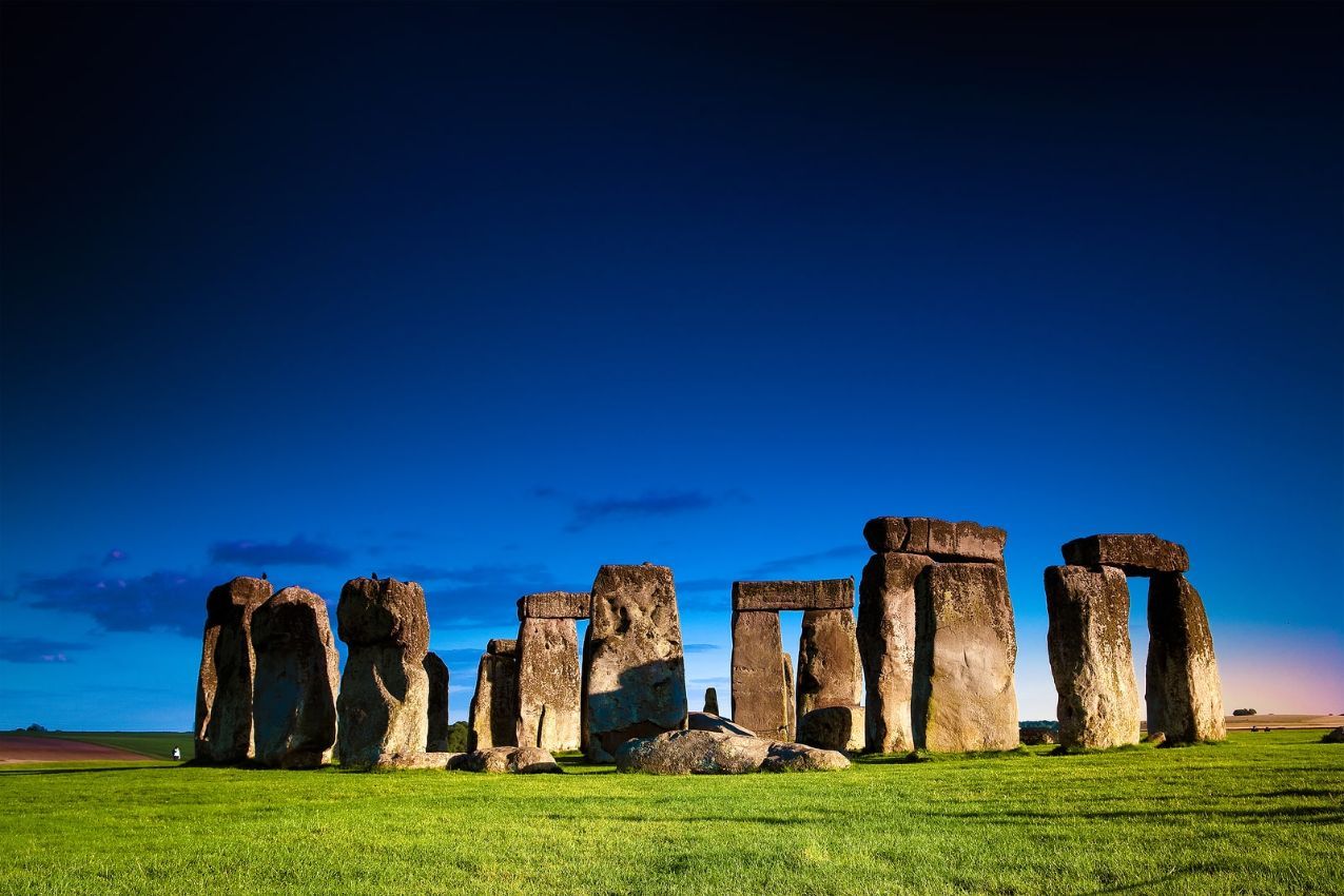 Windsor, Stonehenge, Lacock, Bath and 14th Century Pub Lunch