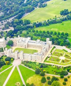 Windsor, Stonehenge, Lacock, Bath and 14th Century Pub Lunch