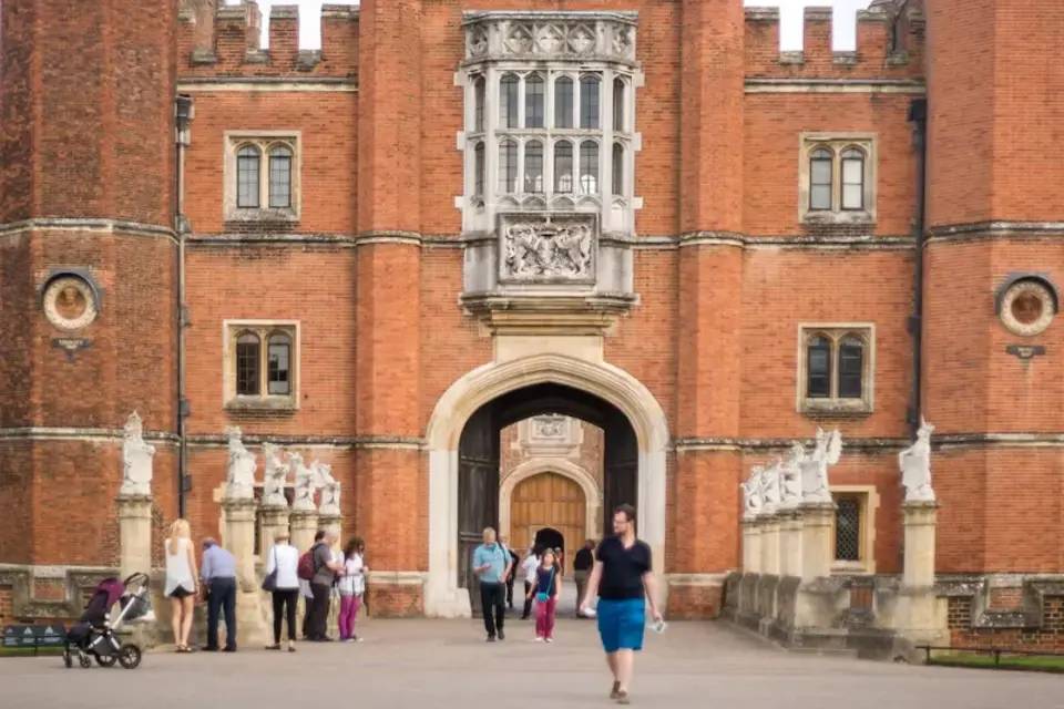 Hampton Court Palace, Gardens & Maze Entrance Ticket