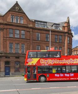 City Sightseeing: Belfast Bus Tour with Game of Thrones & Giant's Causeway