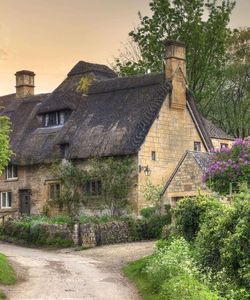 Lunch in the Cotswolds - Prettiest Village in Britain