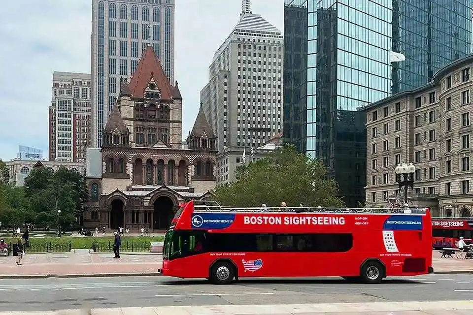 Boston Sightseeing: Hop On Hop Off Boston & Charlestown Tour