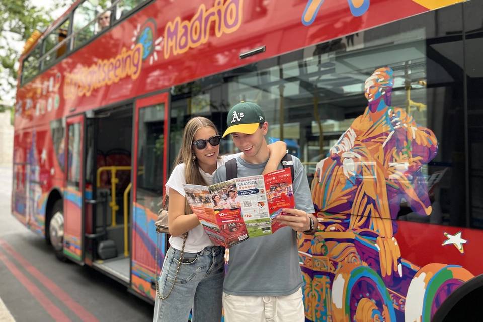 City Sightseeing: Madrid Panoramic Bus with Entrance to IKONO (Supreme)