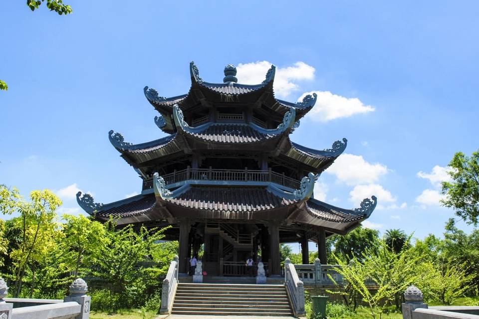Bai Dinh Pagoda - Trang An Eco Tour