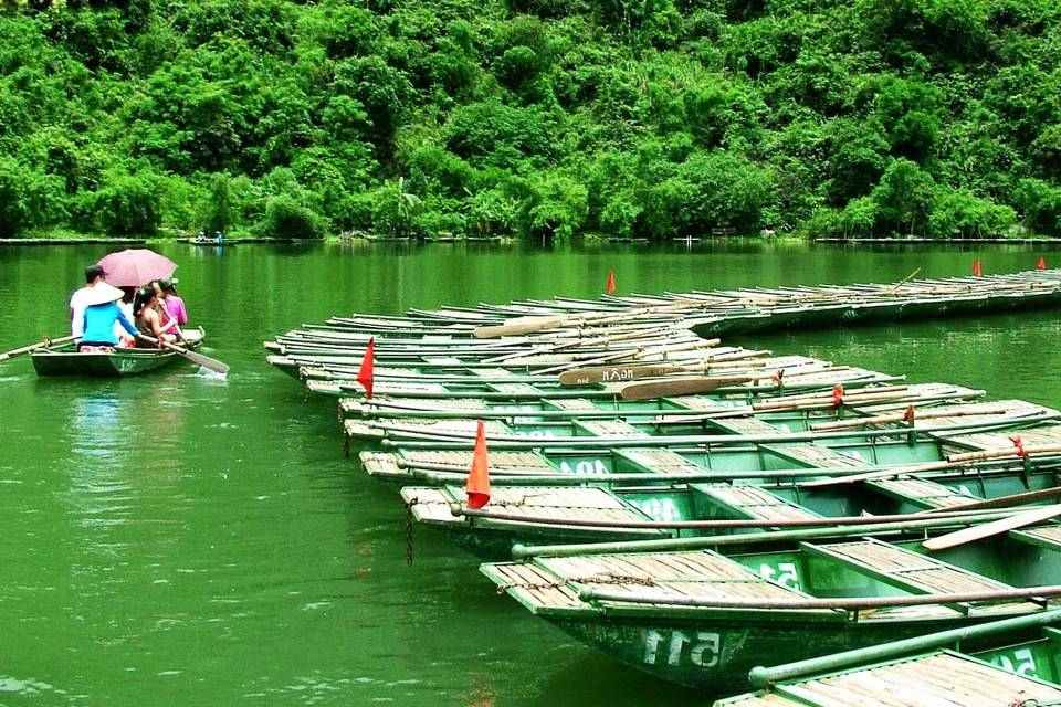 Bai Dinh Pagoda - Trang An Eco Tour