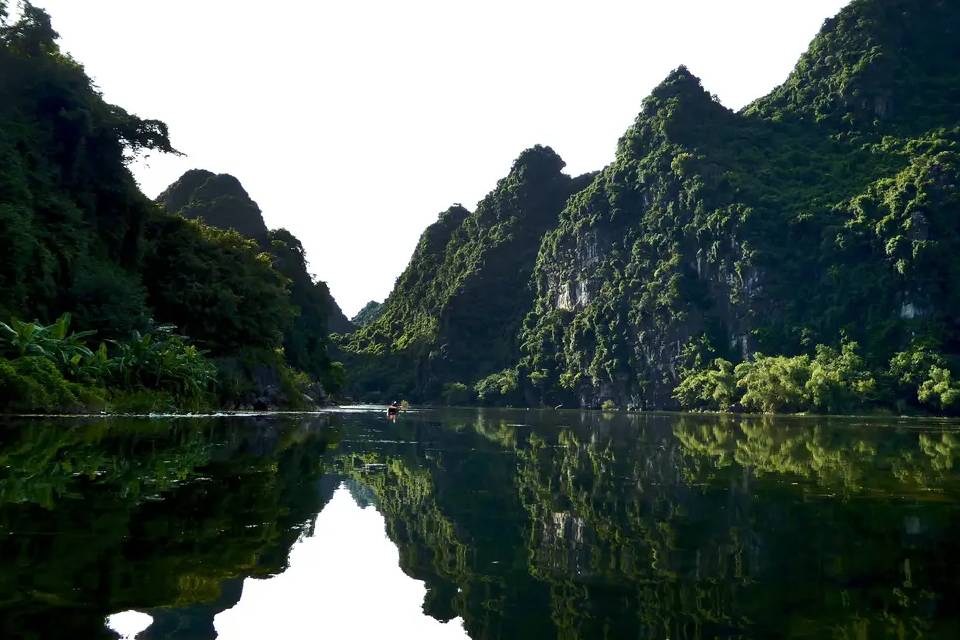 Bai Dinh Pagoda - Trang An Eco Tour
