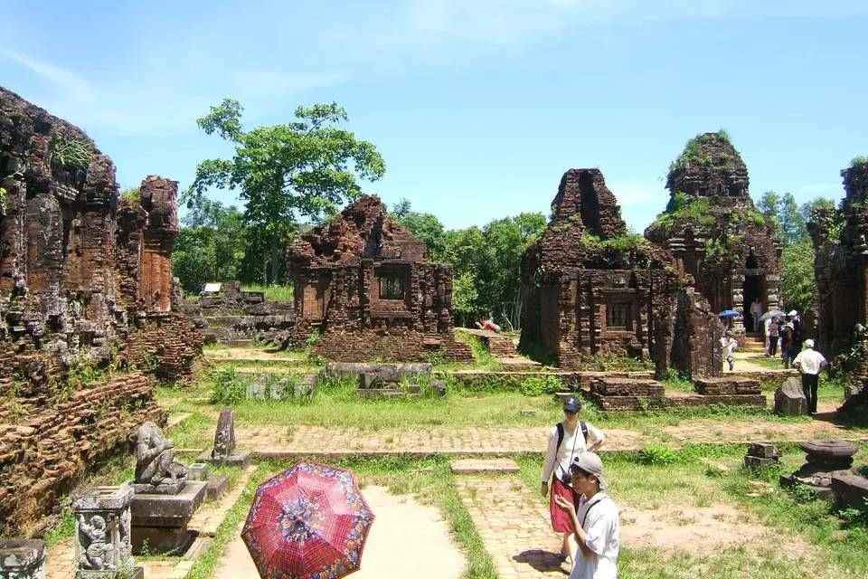 Cham Culture Traces - My Son Tour