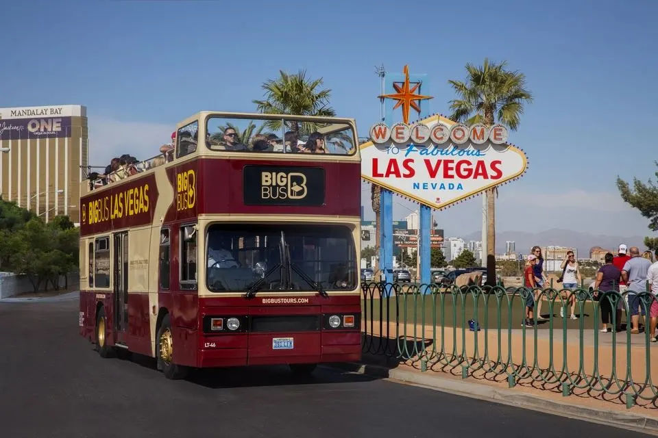 Go City: Las Vegas Pass 45+ Attractions including Desert Icons: Valley of Fire or Red Rock Canyon Hike