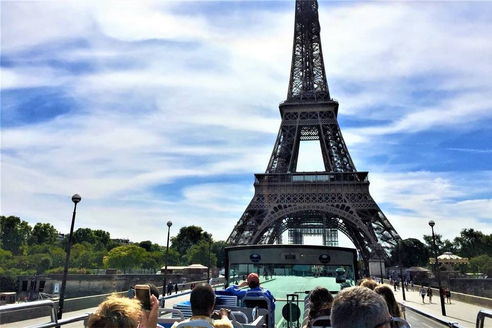 TooTBus: Paris Discovery Hop-On, Hop-Off with Emily