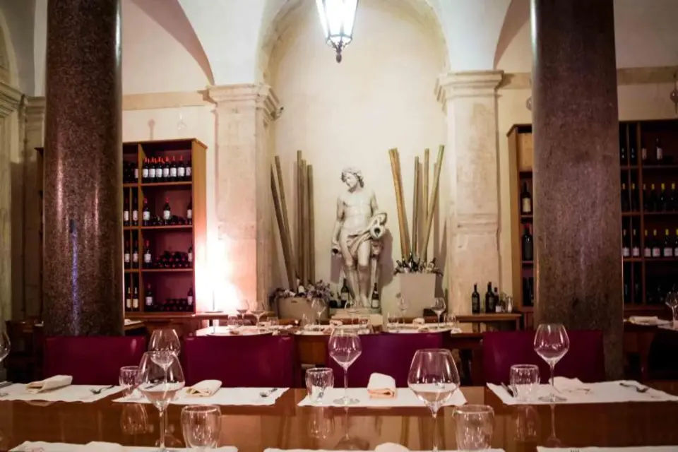 Luxury Dinner with Superior Wine Pairings in the Pantheon Area