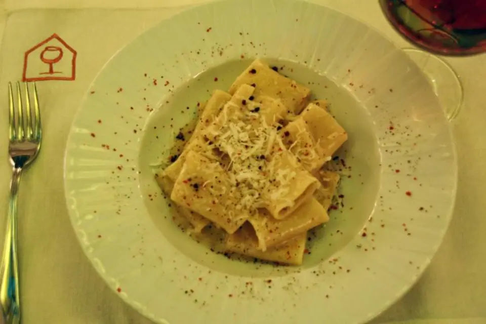 Luxury Dinner with Superior Wine Pairings in the Pantheon Area