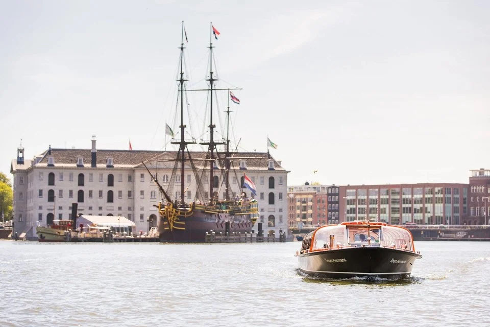 Rijksmuseum and Amsterdam LOVERS Canal Cruise
