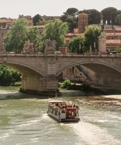 Rome Boat: Hop On, Hop Off Boat Ticket