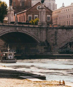 Rome Boat: Hop On, Hop Off Boat Ticket