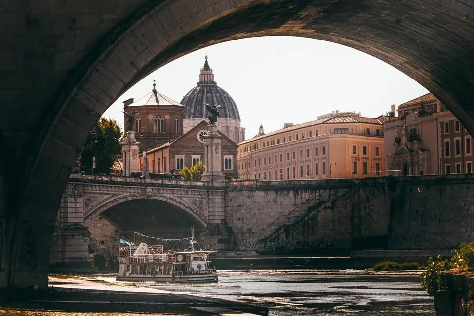 Rome Boat: Hop on Hop off Boat Ticket