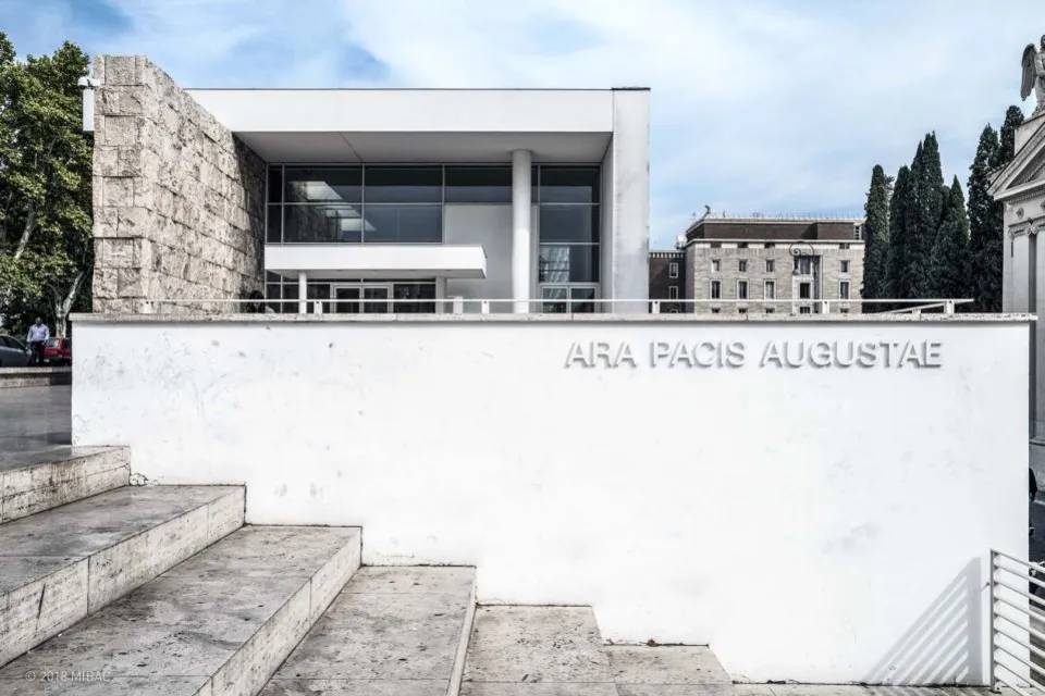Rome Boat: Hop on Hop off Boat Tour with Ara Pacis Museum Ticket