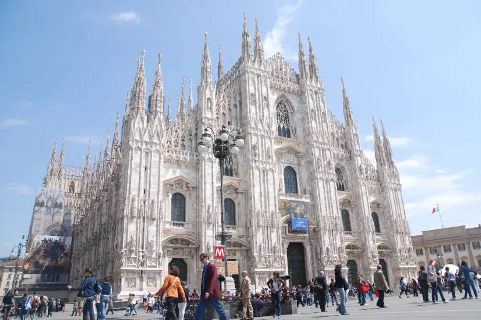 Milan Cathedral Skip the Line Ticket with Terraces Tour