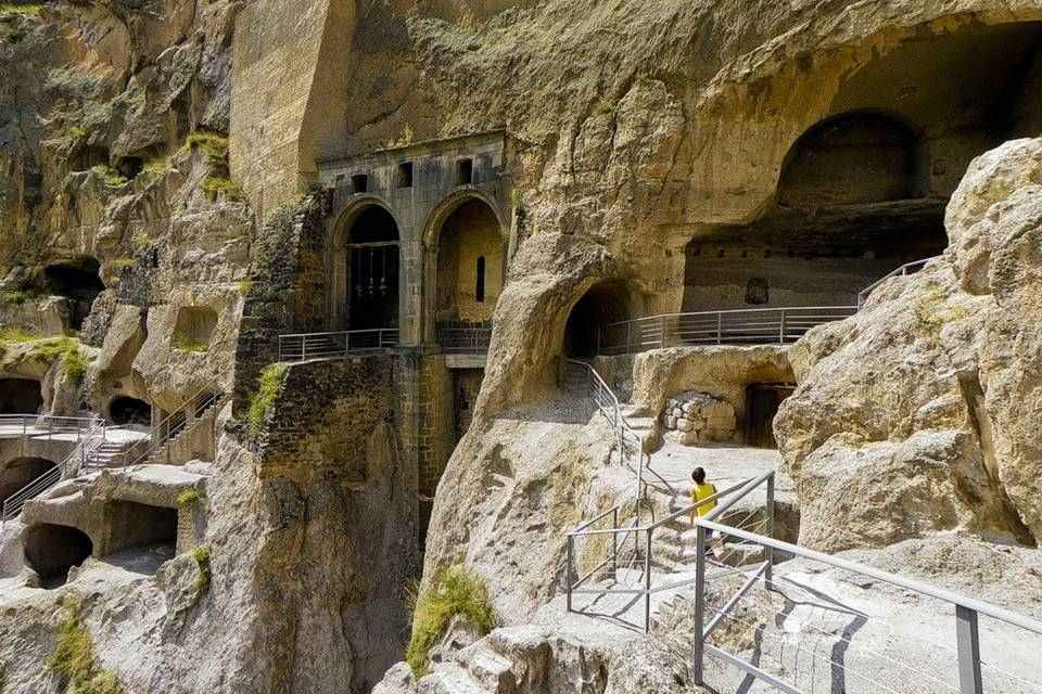 Mineral Springs Tour of Vardzia and Borjomi