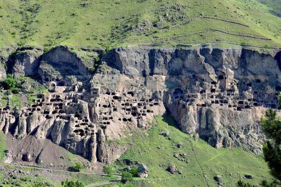 Mineral Springs Tour of Vardzia and Borjomi